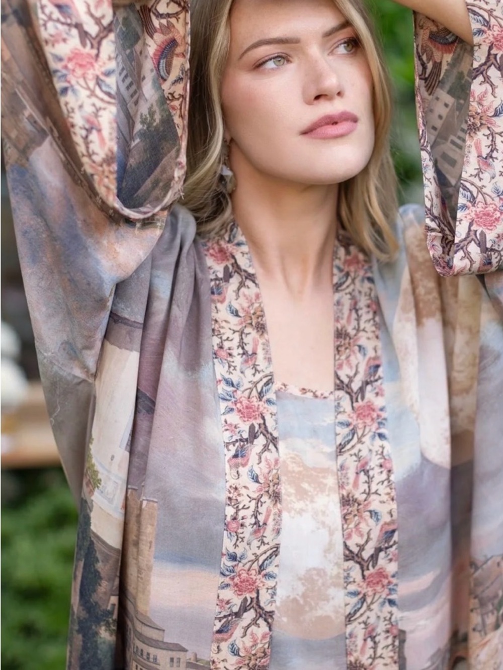 Market of Stars Imaginarium Opera Scenic Print Kimono Robe in Muted Pastels - Picture 6 of 8